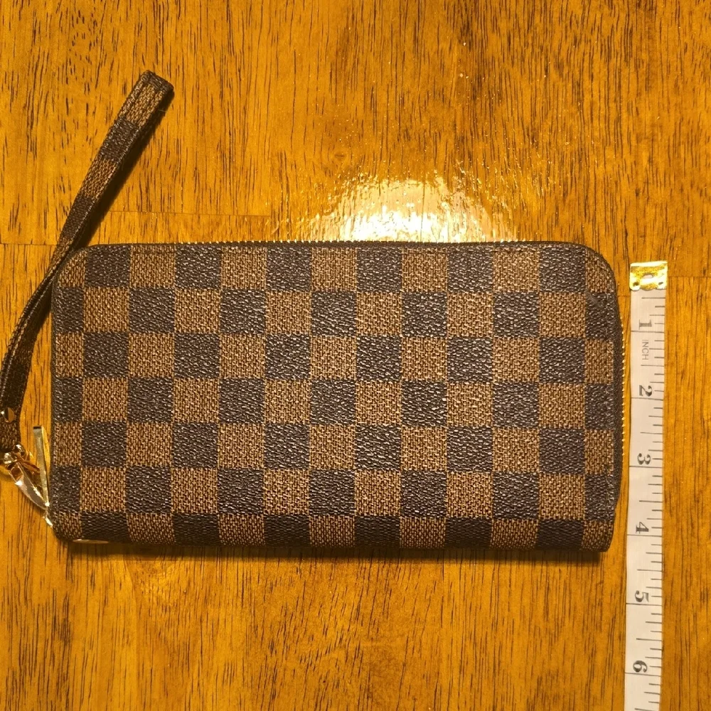 Brown Checkered Zip Wristlet Card Holder